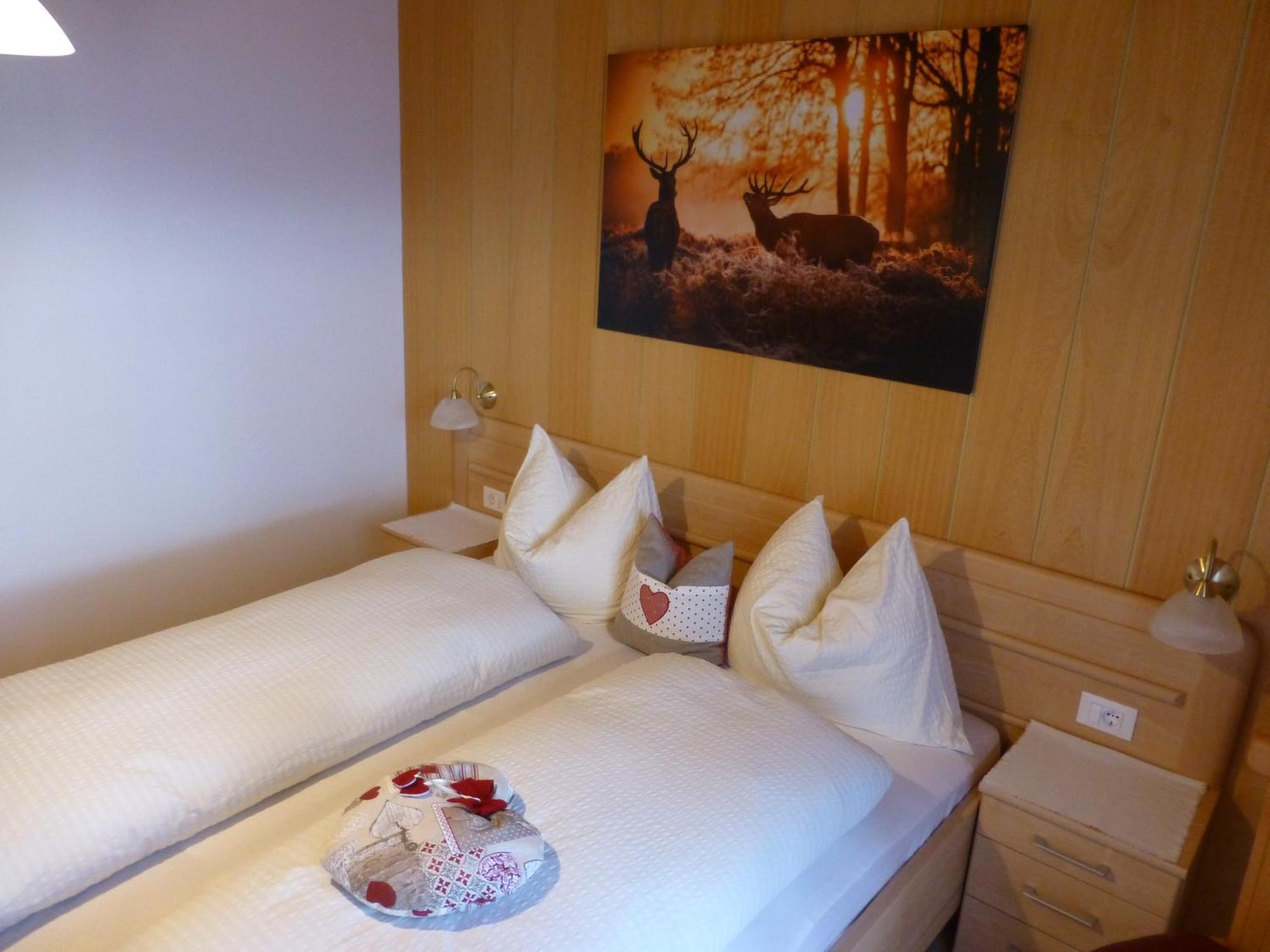 Bed and Breakfast Garni Helfer Dobbiaco Zewnętrze zdjęcie
